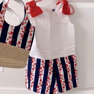 Wonderful Romper with bag 6Y , very stylish, used